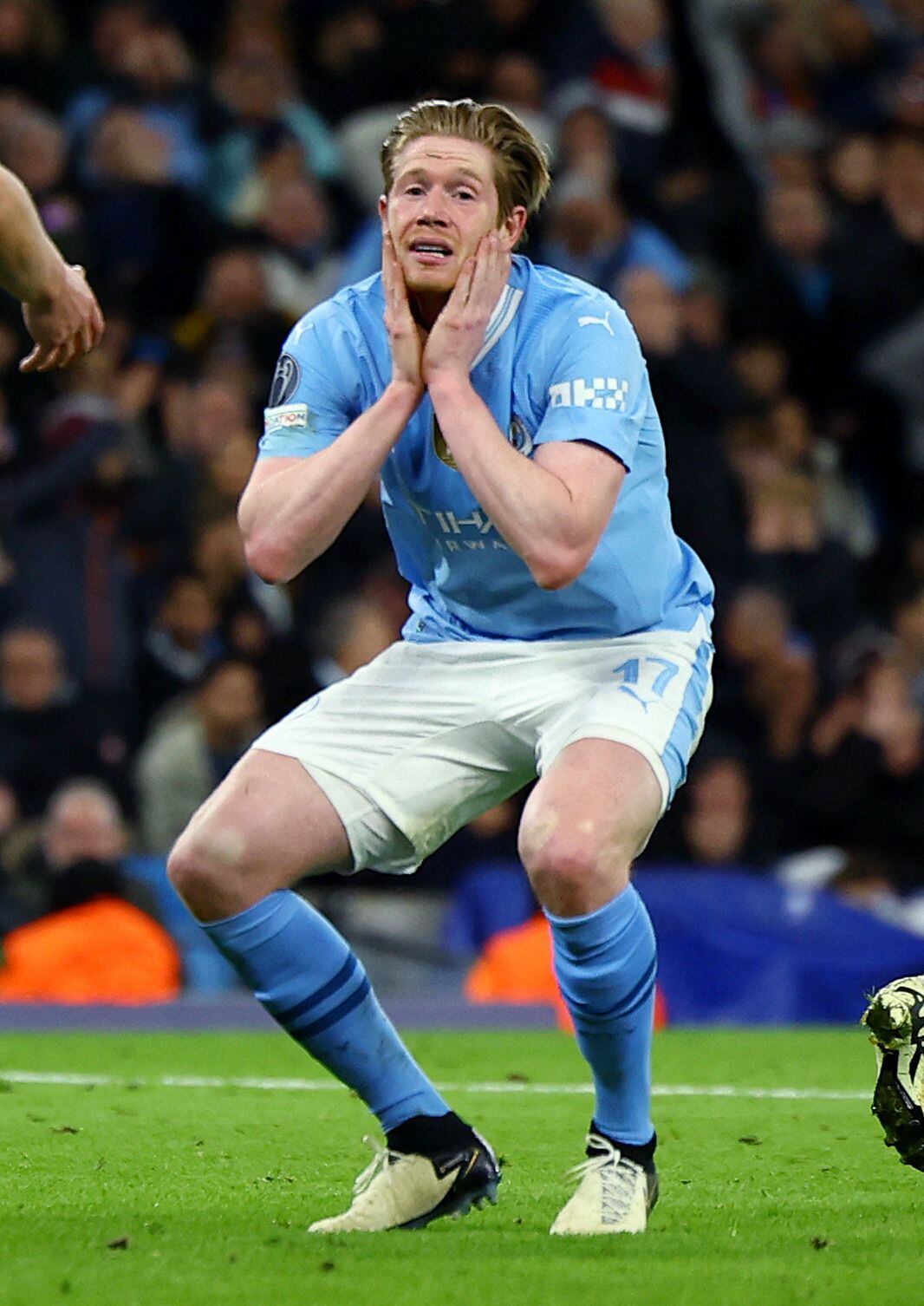 Soccer Football - Champions League - Quarter Final - Second Leg - Manchester City v Real Madrid - Etihad Stadium, Manchester, Britain - April 17, 2024 Manchester City's Kevin De Bruyne reacts after he misses a chance to score REUTERS/Molly Darlington