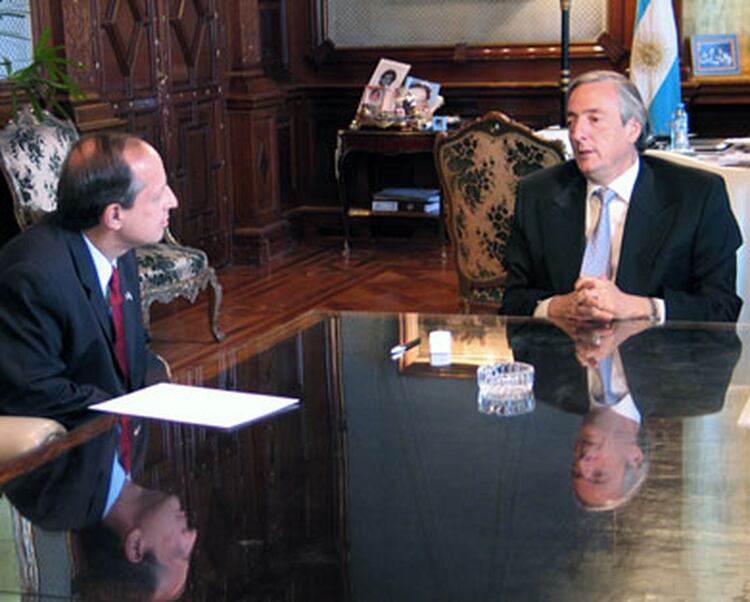  Kirchner con Lino Gutiérrez, embajador de los Estados Unidos en la Argentina antes de la IV Cumbre de las Américas en Mar del Plata.