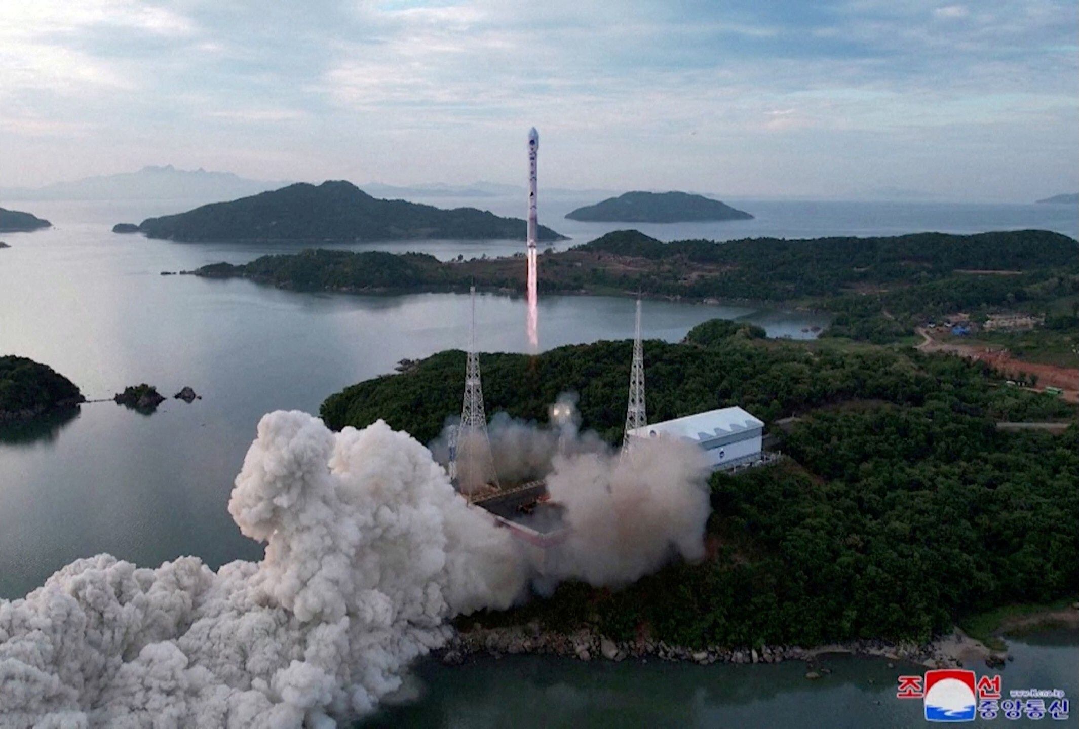 El lanzamiento del cohete con el satélite (Reuters)