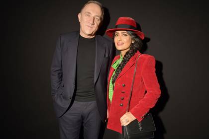 Salma Hayek posa junto a su esposo, el magnate François-Henri Pinault (Foto: Shutterstock)