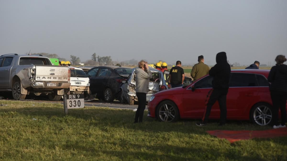 Más de 30 autos participaron en el choque múltiple