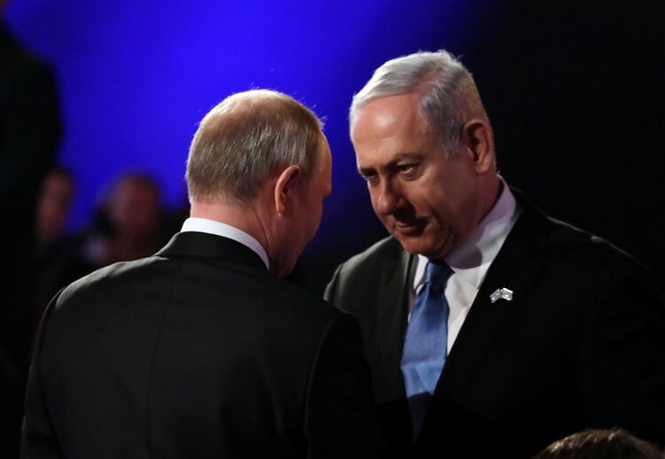 El presidente ruso Vladimir Putin con el premier israelí Benjamin Netanyahu (Sultan/Pool via REUTERS)