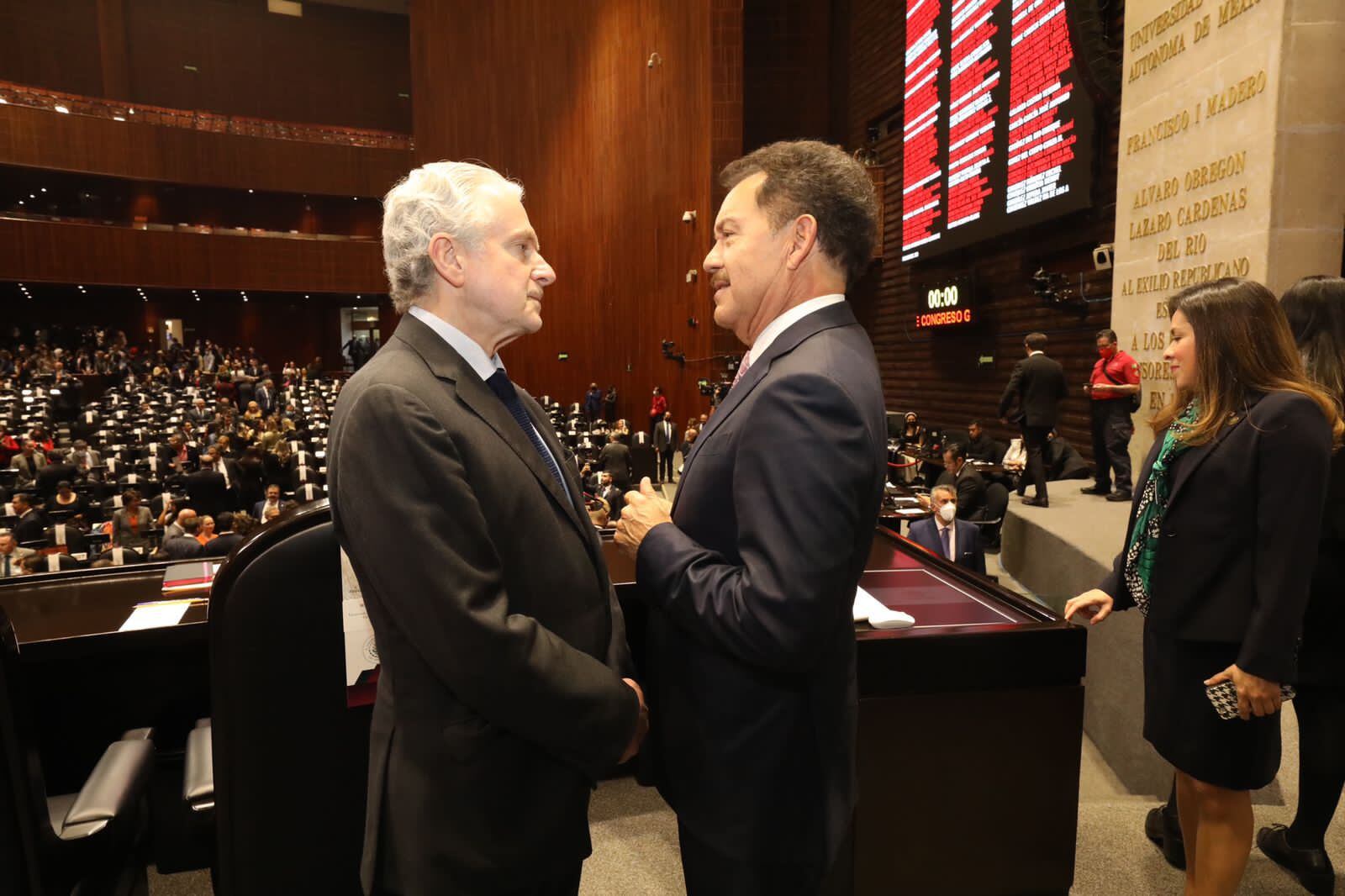 Ignacio Mier Velazco y Santiago Creel en la Cámara de Diputados