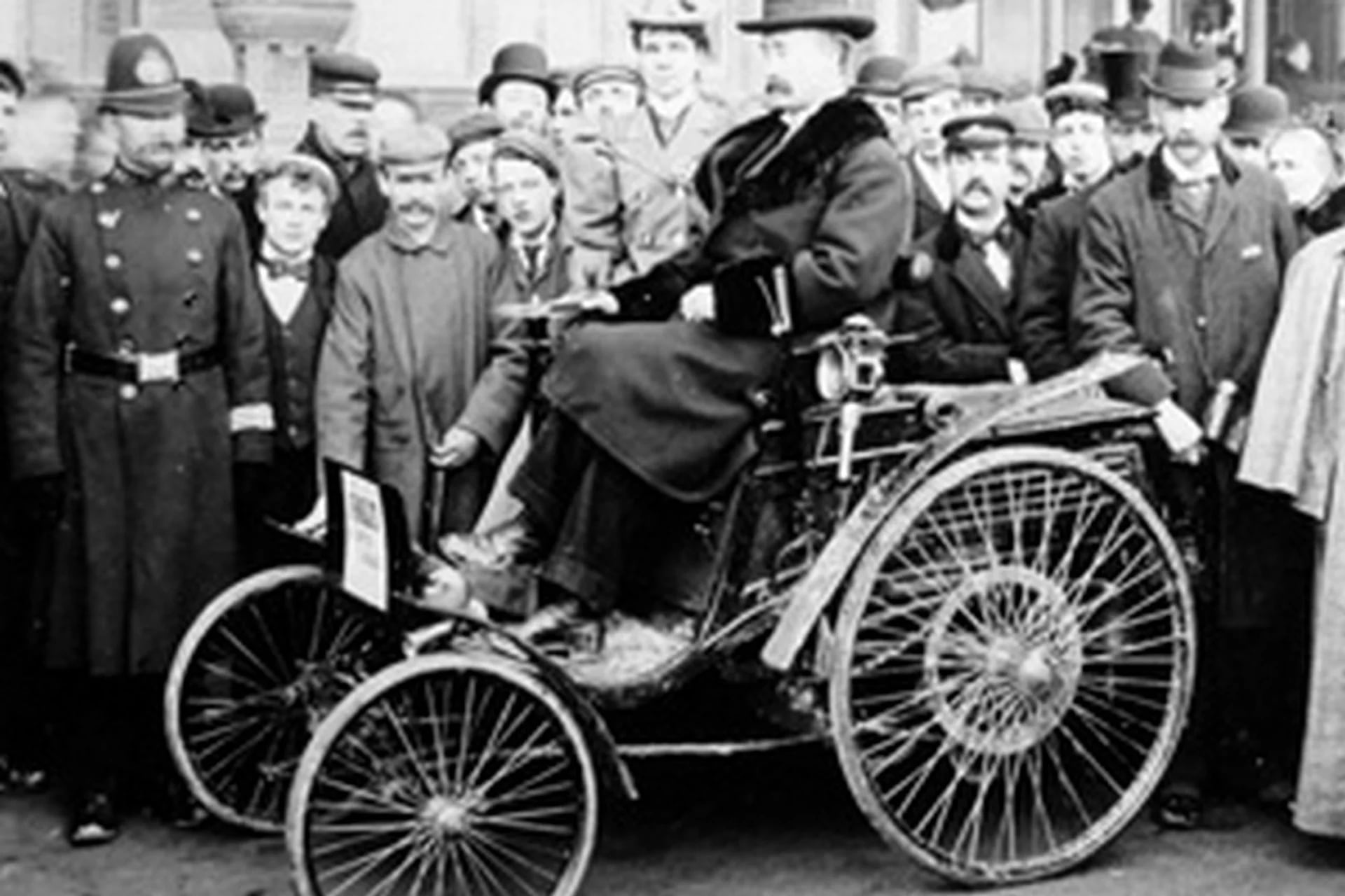 Walter Arnold y la historia de su Karl Benz que protagonizó la primera multa de la historia por exceso de velocidad