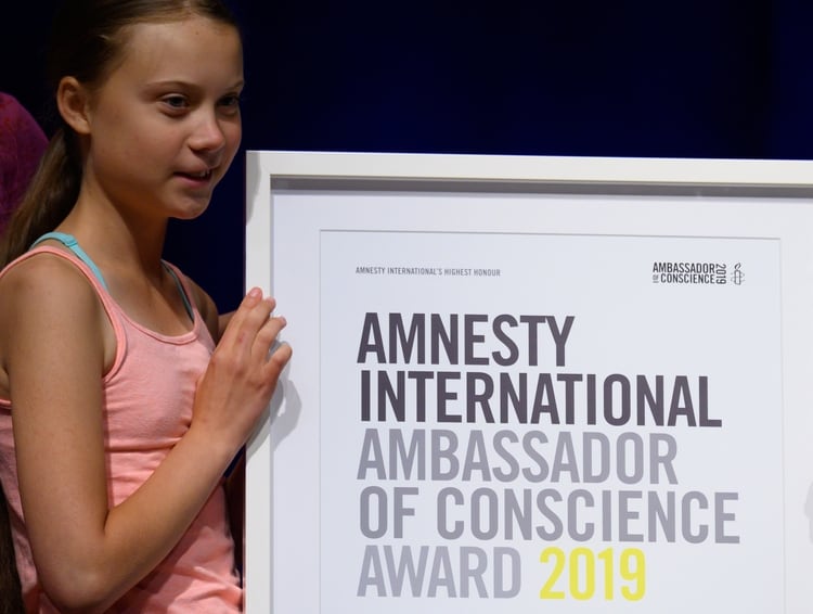 Thunberg y el movimiento juvenil Viernes por el Futuro recibieron el premio de “Embajadores de la Conciencia” de Amnistía Internacional