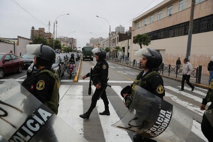 Foto de archivo ilustrativa de policías antidisturbios en Lima  Oct 12, 2023. REUTERS/Sebastian Castaneda