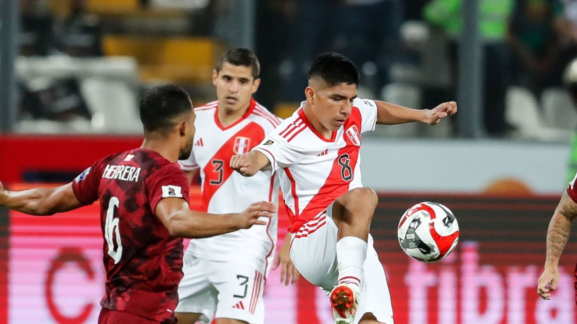 Piero Quispe fue titular en el último partido de Perú ante Venezuela por Eliminatorias 2026.