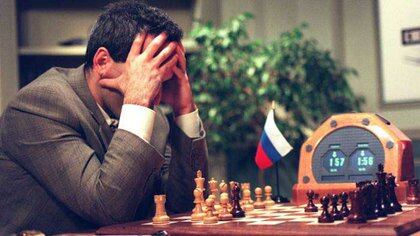 Hace 25 años, la computadora Deep Blue derrotó al entonces campeón mundial Garry Kasparov (AFP)