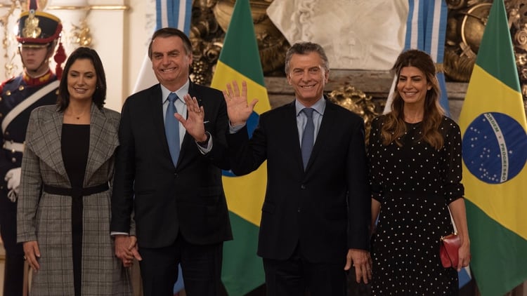 Jair Bolsonaro y Mauricio Macri saludan en Casa Rosada (Foto: AdriÃ¡n EscÃ¡ndar)