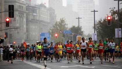 Los entrenadores ayudan a preparar maratones, medias o carreras de 10, 15 km para llegar a la meta en perfectas condiciones (Reuters)