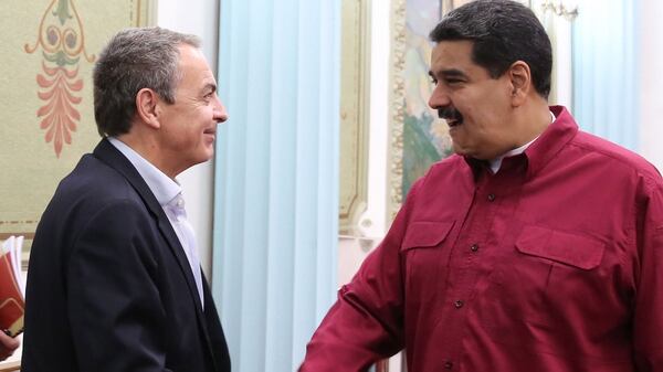 José Luis Rodríguez Zapatero junto a Nicolás Maduro (EFE)