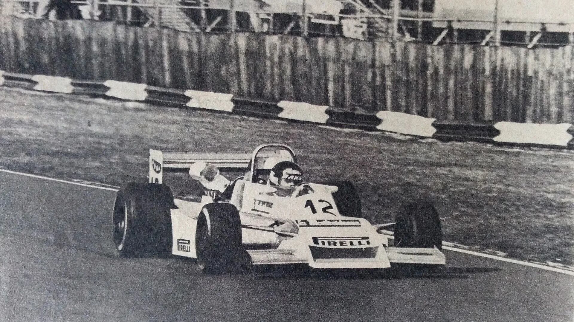 Ricardo Zunino acelerando. El "Colorado" llegó a la F1 en 1980 (crédito revista CORSA)