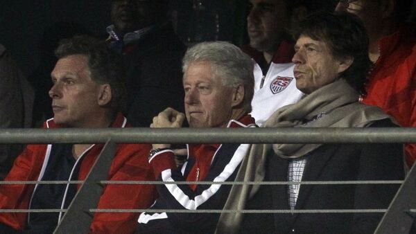 Clinton y Jagger en SudÃ¡frica 2010: Estados Unidos fue eliminado por Ghana en octavos (AP)