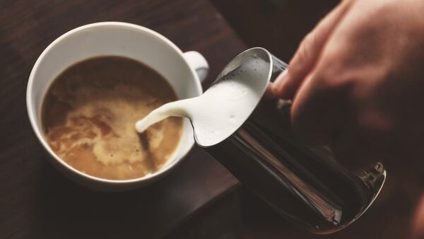 Siete de cada diez encuestados declaró consumir al menos un café por día (Getty)
