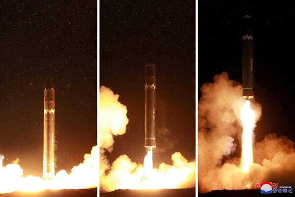Una secuencia del lanzamiento (REUTERS/KCNA)