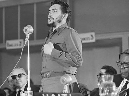 Para Jorge Abelardo Ramos “la teoría revolucionaria de las ‘condiciones subjetivas’ (de Ernesto Guevara) era puro subjetivismo, nihilismo voluntarista elevado a la jerarquía ‘teórica’”