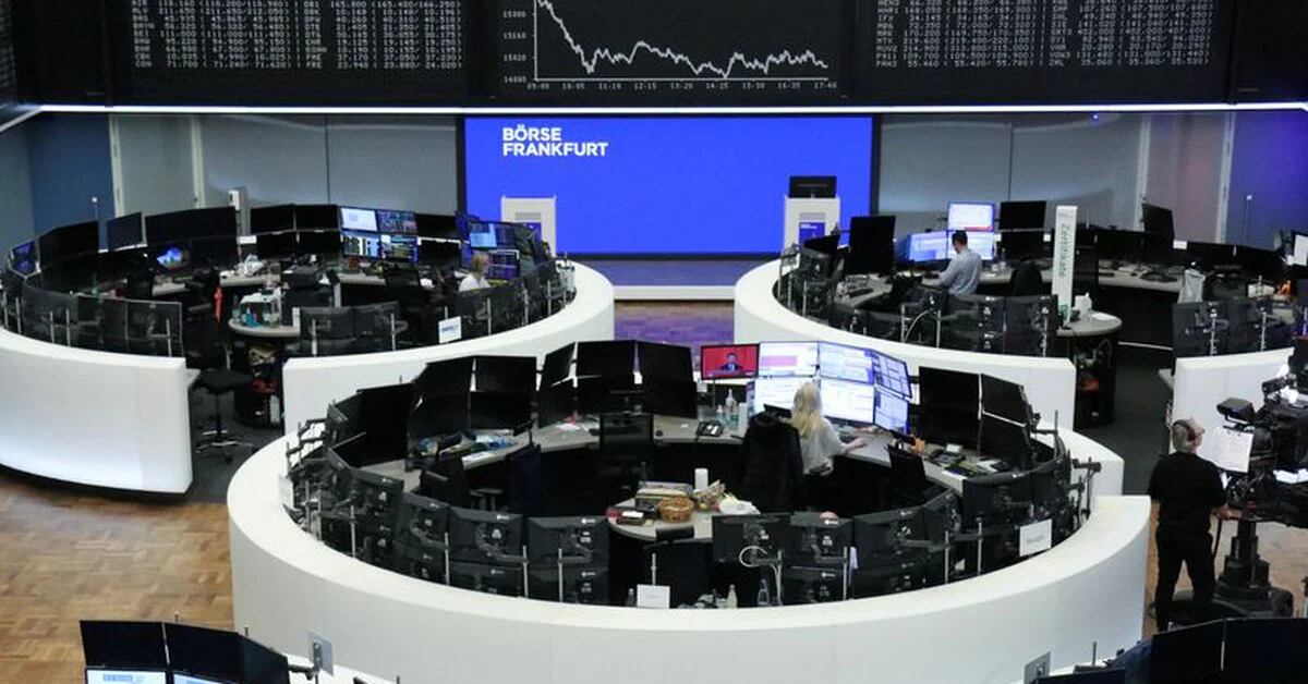 European stock markets fall sharply driven by falls in the banking sector