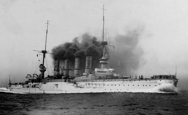 El SMS Scharnhorst, busque insignia de la Escuadra de Asia Oriental. Fue hundido en 1914 frente a las Islas Malvinas, llevándose consigo al capítan de la flota, Maximilian Von Spee (U.S. Office of Naval Intelligence)