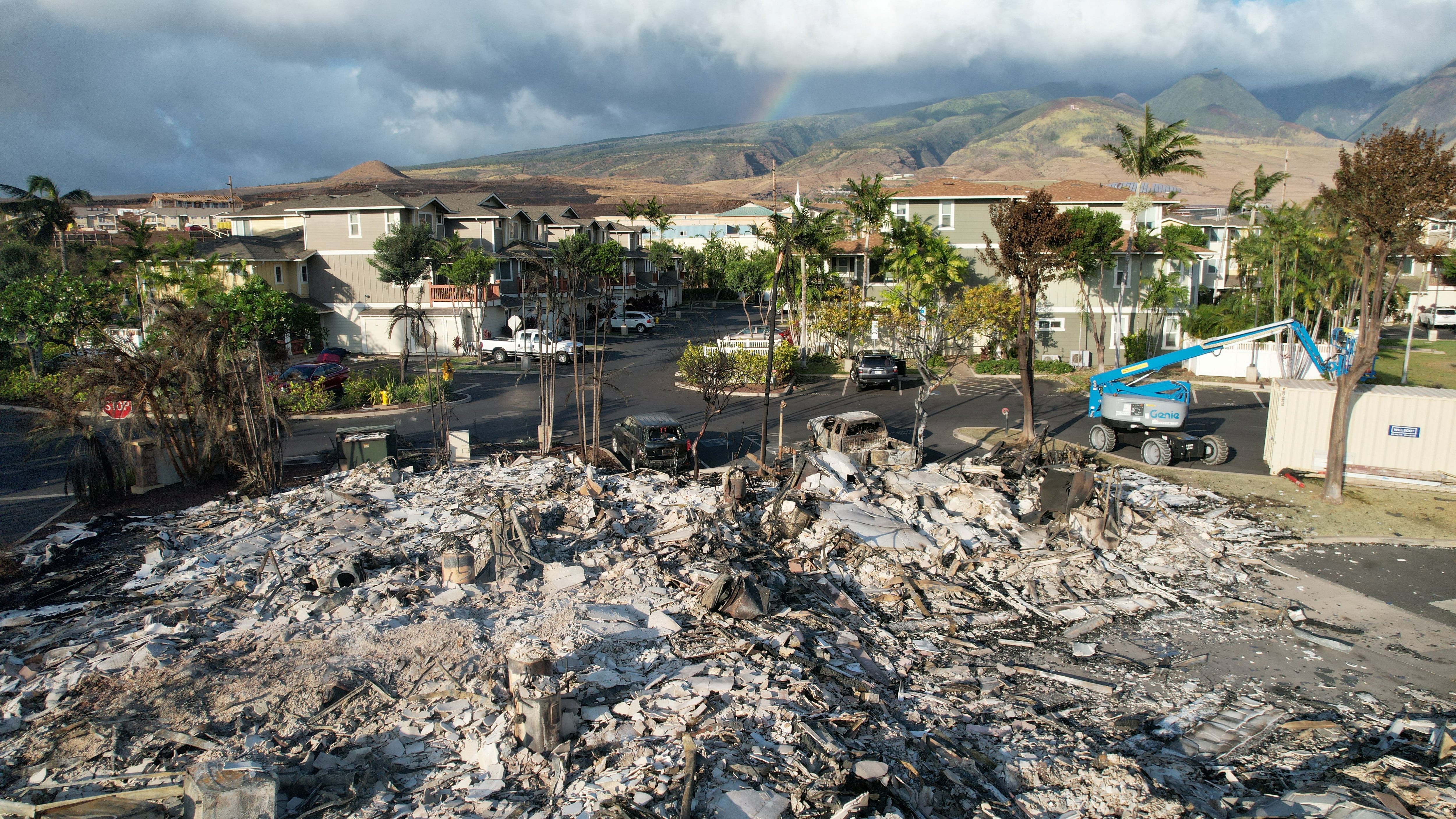 Los daños en el complejo de condominios Ho'Onanea se ve en las secuelas de un incendio forestal en Lahaina, Maui, el 10 de agosto de 2023 (REUTERS/Alan Devall)