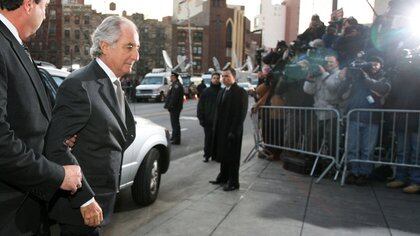 Madoff logró pasar desapercibido porque era un miembro reconocido de la industria financiera