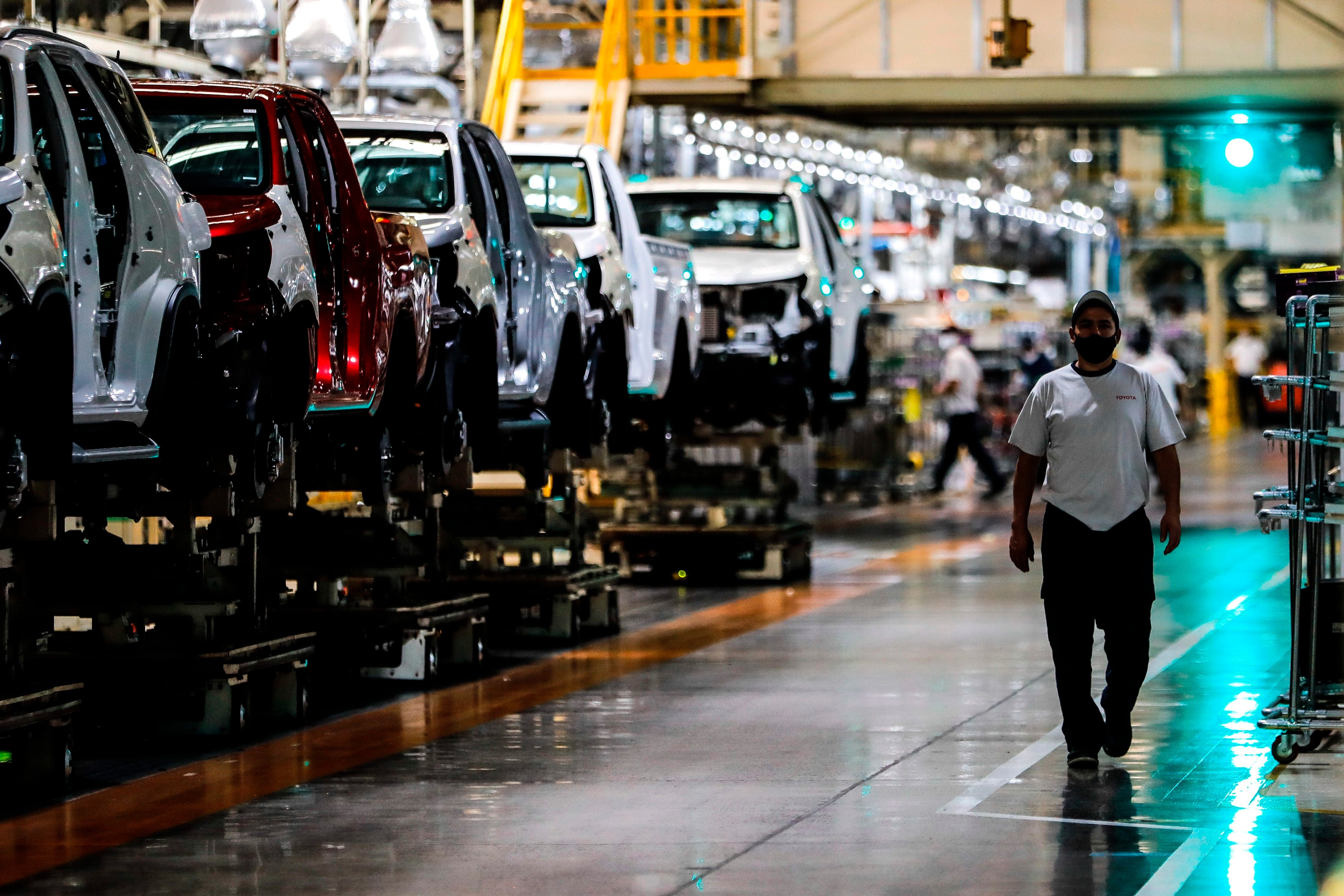 La actividad industrial cayó 4,9% interanual en noviembre de 2023. EFE/ Juan Ignacio Roncoroni/Archivo
