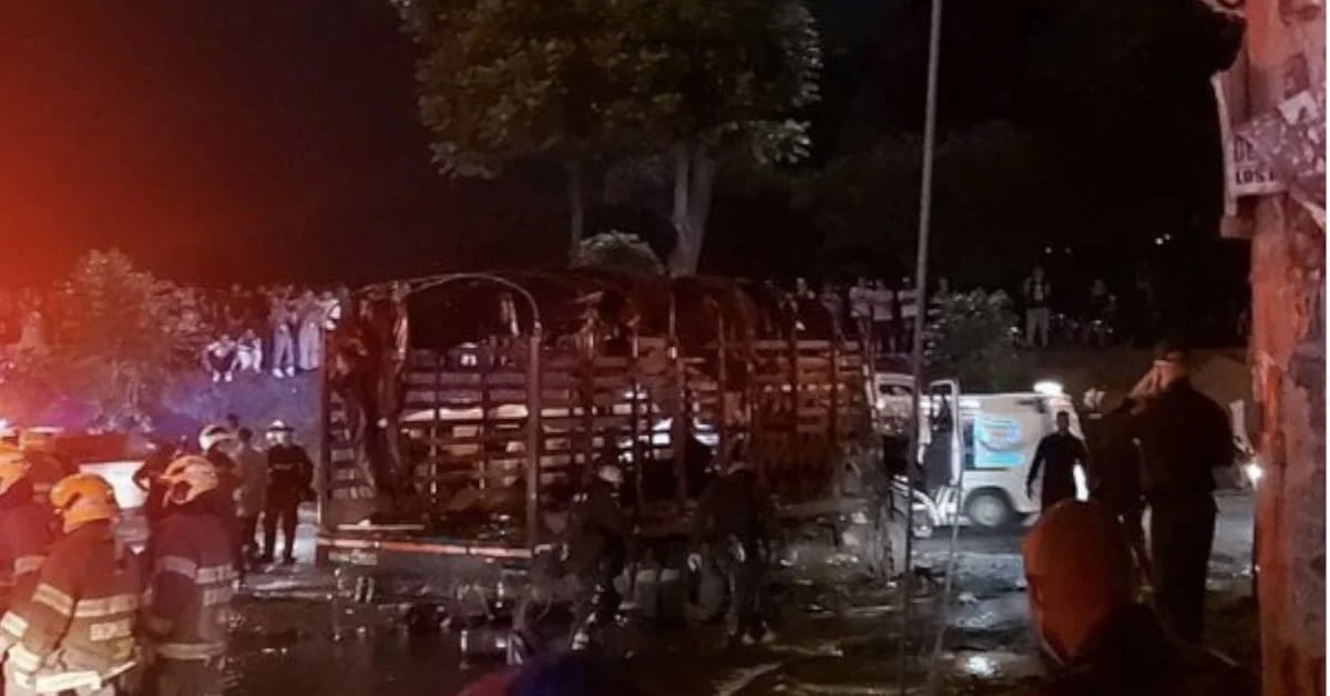 10 policías heridos deja ataque con explosivos en el sur de Cali - Infobae