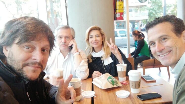 Santoro, Fernández, Yánez y Vitobello, en el desayuno del domingo