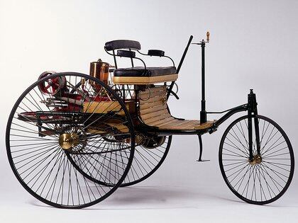 El primer modelo patentado por Carl Benz era de tres ruedas (Mercedes-Benz)
