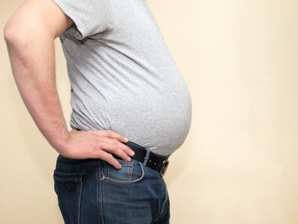 En el vientre más grande, duro y abultado, es porque hay una acumulación de grasa visceral (Shutterstock) 