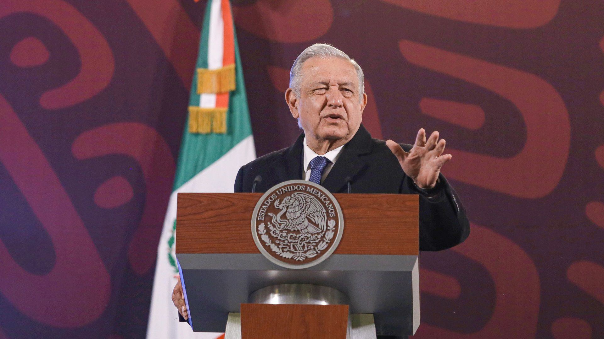 El presidente López Obrador habló nuevamente sobre el supuesto hackeo que vulneró datos de periodistas.