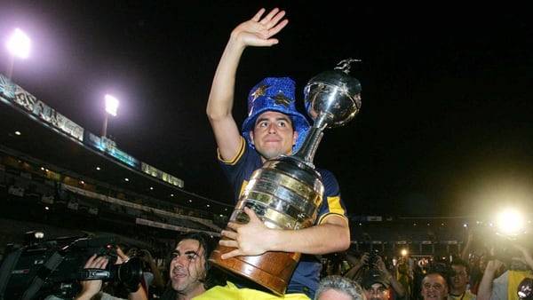 Juan RomÃ¡n Riquelme alza la Libertadores 2007