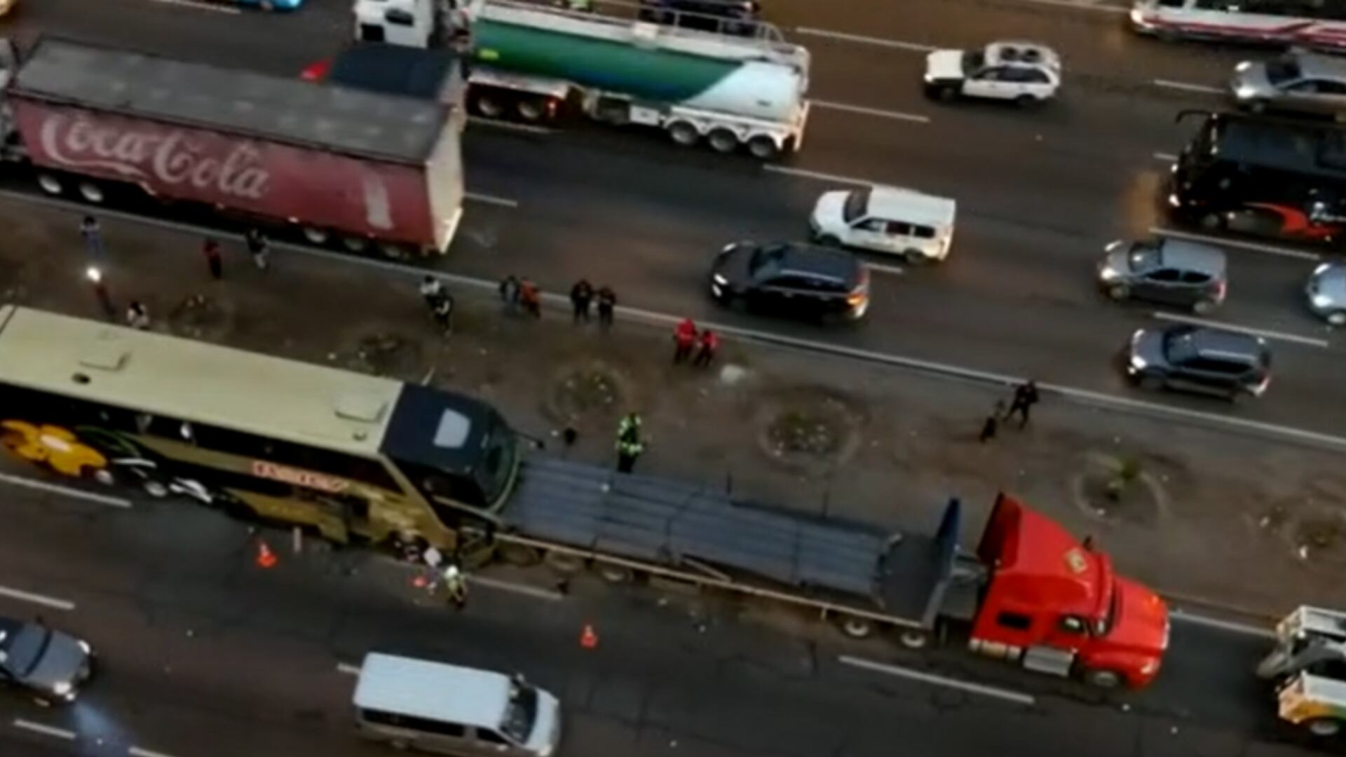 Surco: choque entre bus inteprovincial y tráiler deja un muerto en la Panamericana Sur