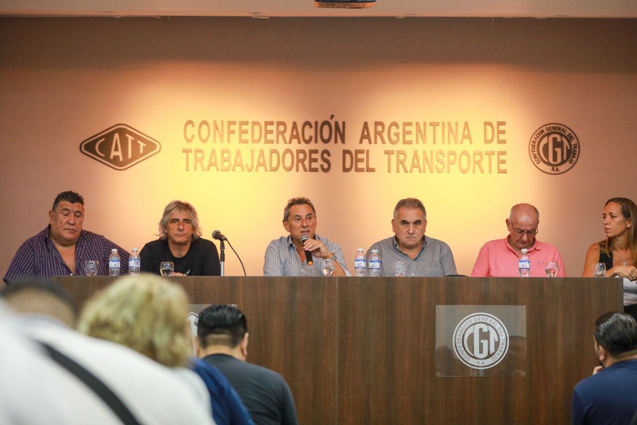 Reunión de la Confederación Argentina de Trabajadores del Transporte (CATT), presidida por Sergio Sasia