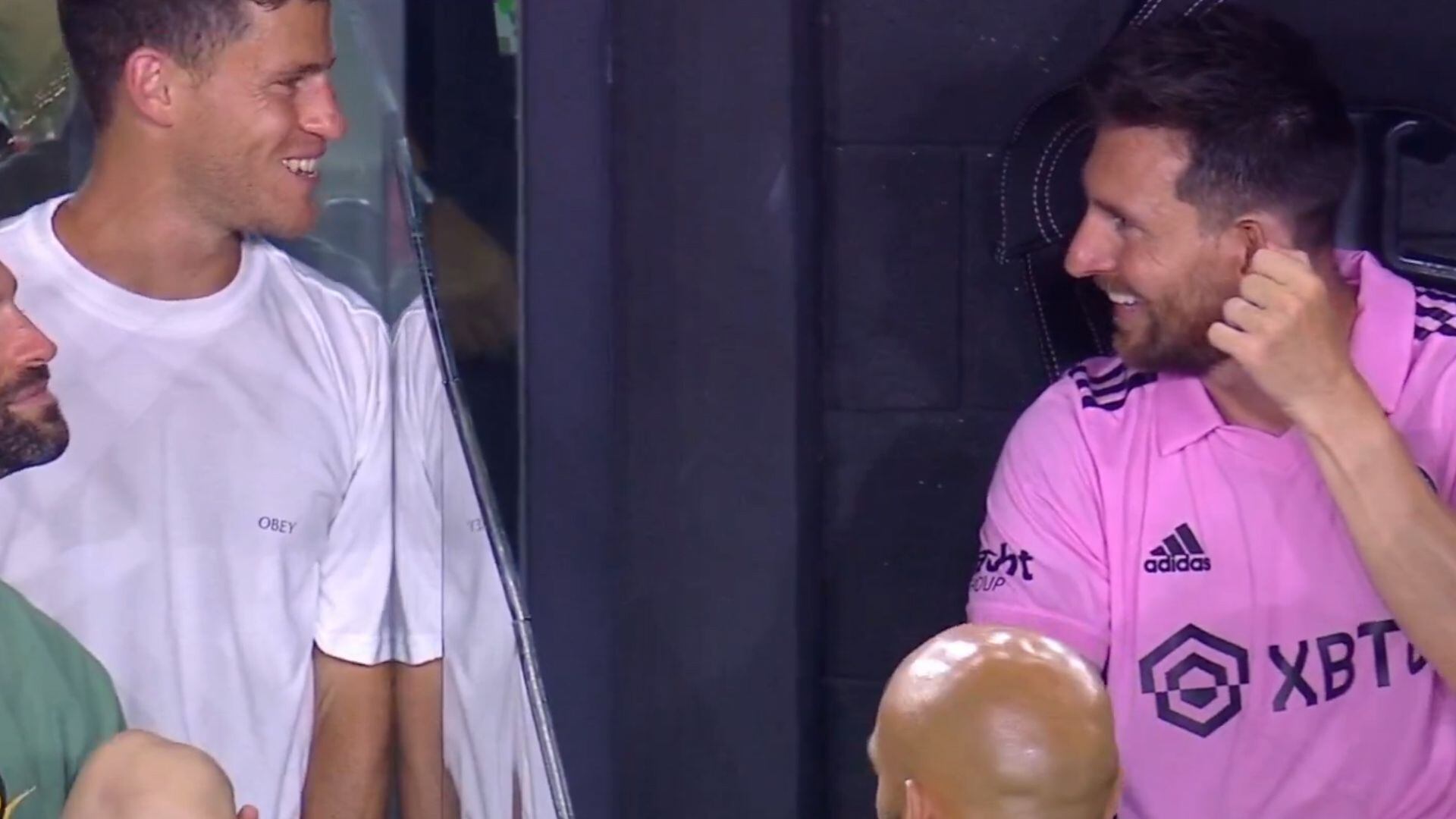 Messi habló con el tenista argentino Diego Schwartzman una vez que terminó el partido