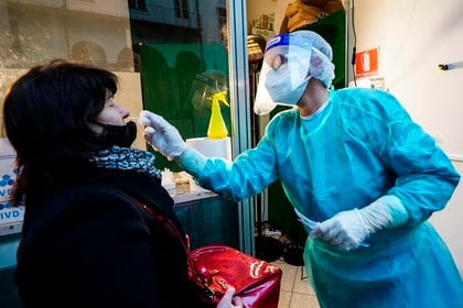 Italia registra casi mil muertos el último día, el peor dato de la crisis (EFE/EPA/TINO ROMANO)
