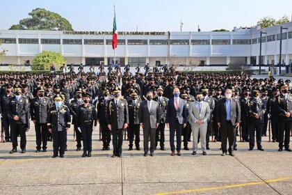 Foto de graduación de Javier Berain (Foto: Twitter / @javierberain)