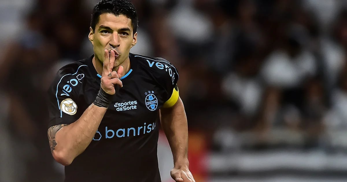 La tripla di Luis Suarez per il Gremio nella “Partita dell’anno” del campionato brasiliano: un riferimento a una partita storica con l’Uruguay