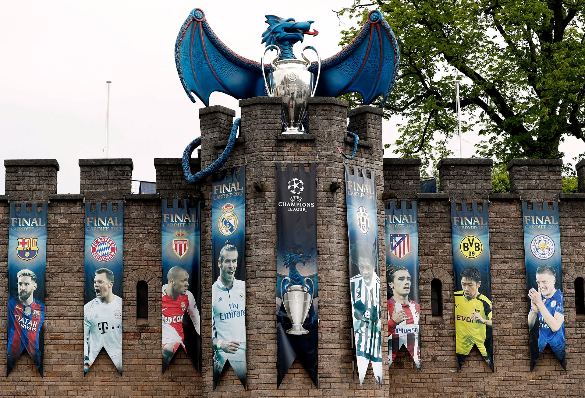 El castillo de Cardiff con la temática de la Champions League (Reuters)