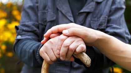 El Parkinson es una patología neurodegenerativa crónica y progresiva que afecta que afecta al movimiento (Foto: Shutterstock)
