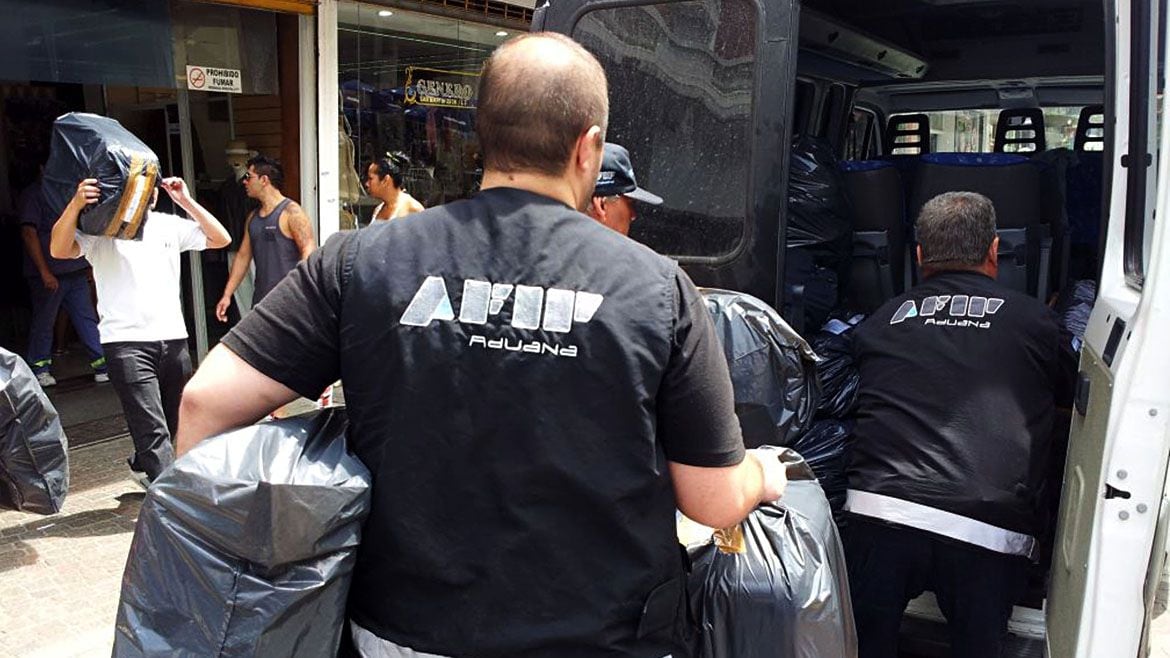 La AFIP y la Justicia Penal Económica realizó una serie de allanamientos en la city 