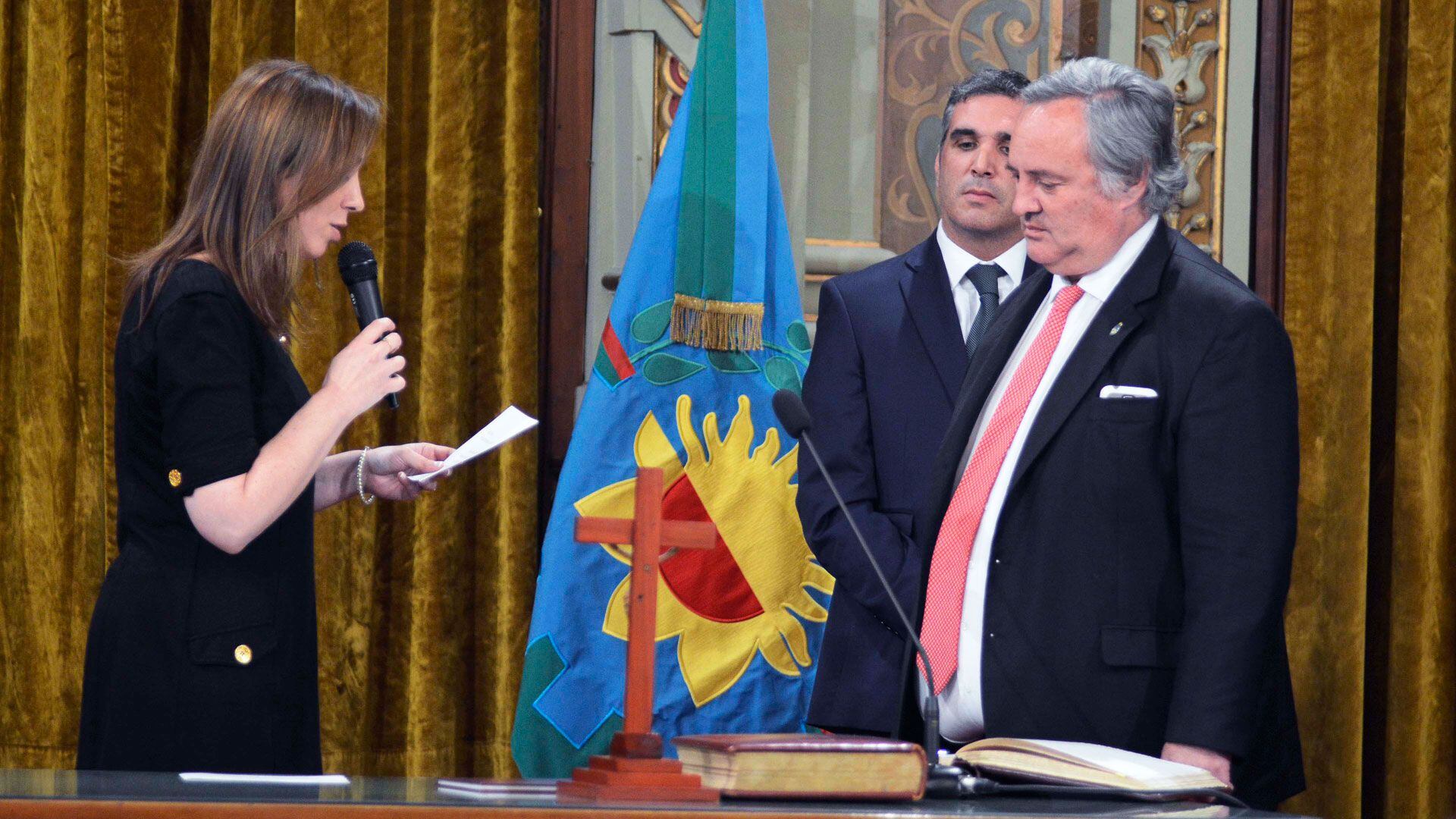 María Eugenia Vidal le toma juramento a Joaquín de la Torre como ministro de su gabinete