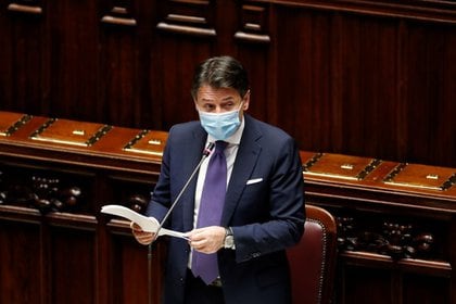Foto del lunes del primer ministro de Italia, Giuseppe Conte, hablando ante el Parlamento en Roma. 
Nov 2, 2020. REUTERS/Remo Casilli