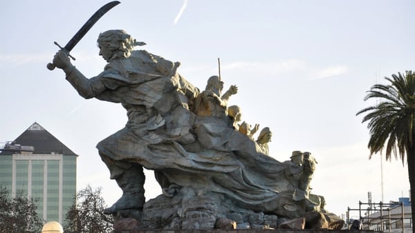 Monumento de Juana Azurduy (Adrián Escandar)