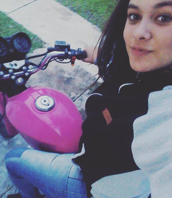 “La Rosa”, así llamaba Evelyn a su moto