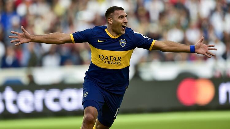 “Wanchope” Ábila marcó el gol de Boca a los 11 minutos del primer tiempo (AFP)