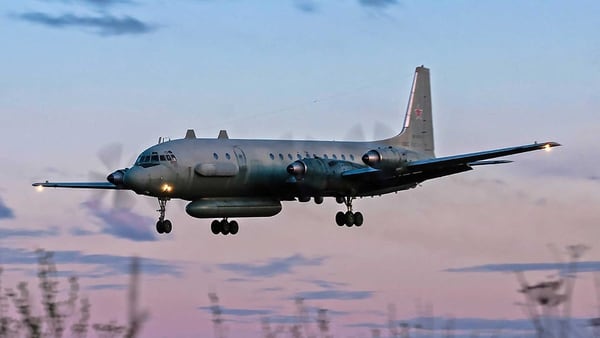Un Il-20 aterrizando. La longeva aeronave sobrevive en su rol de inteligencia electrónica y reconocimiento (AFP)