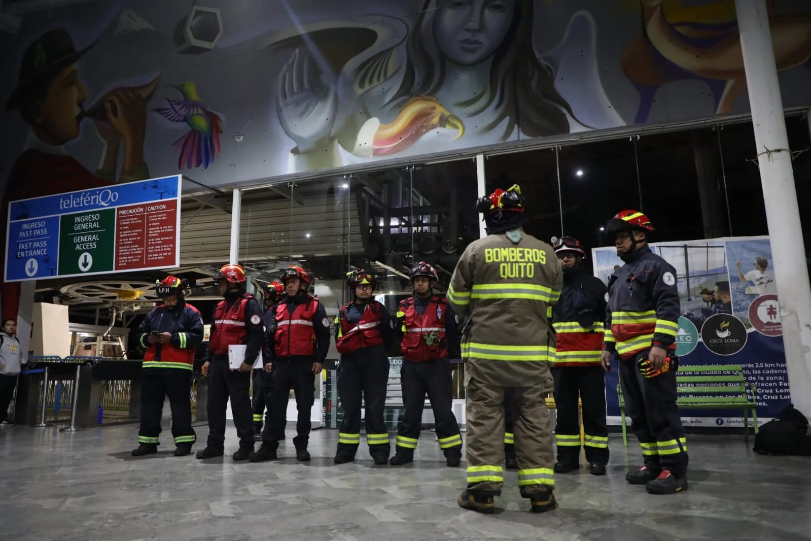 El personal del Cuerpo de Bomberos de Quito estuvo a cargo del operativo de rescate. (Cuerpo de Bomberos de Quito)