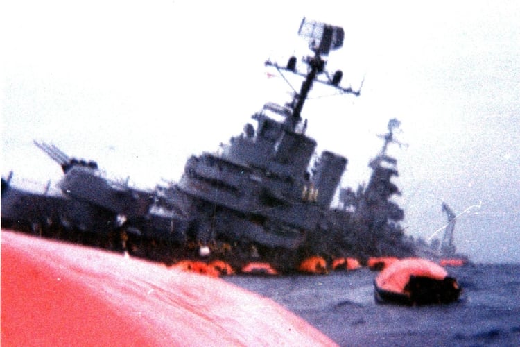 El hundimiento del crucero General Belgrano fue el pretexto principal que usaron tanto el entonces almirante Anaya y la primer ministro británica Margaret Thatcher -que lo provocó- para descartar un acuerdo de paz.