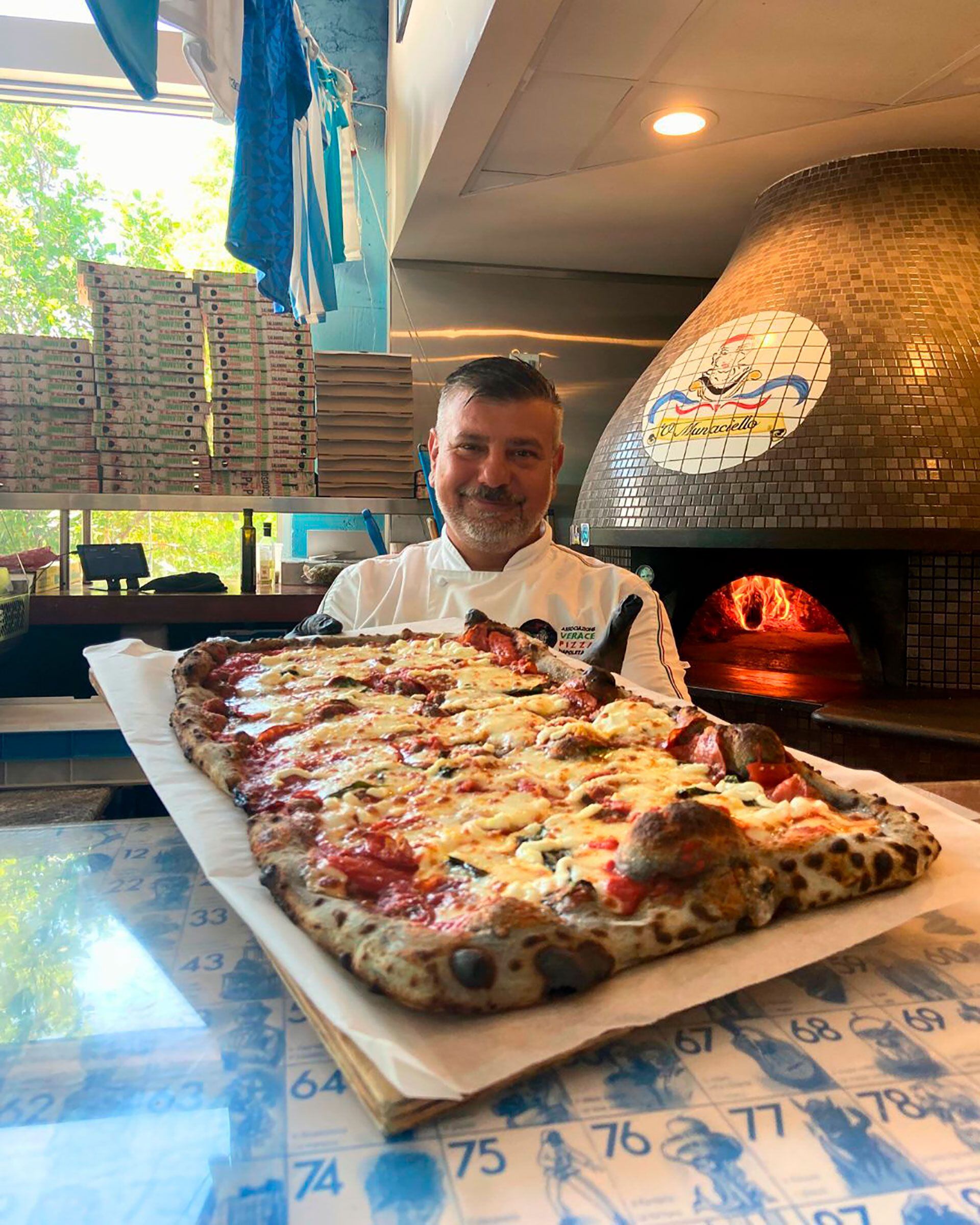 'O Munaciello, con raíces en Florencia, Italia, se ha establecido en Miami, siendo reconocida a nivel global. (Instagram/@munaciello_miami)