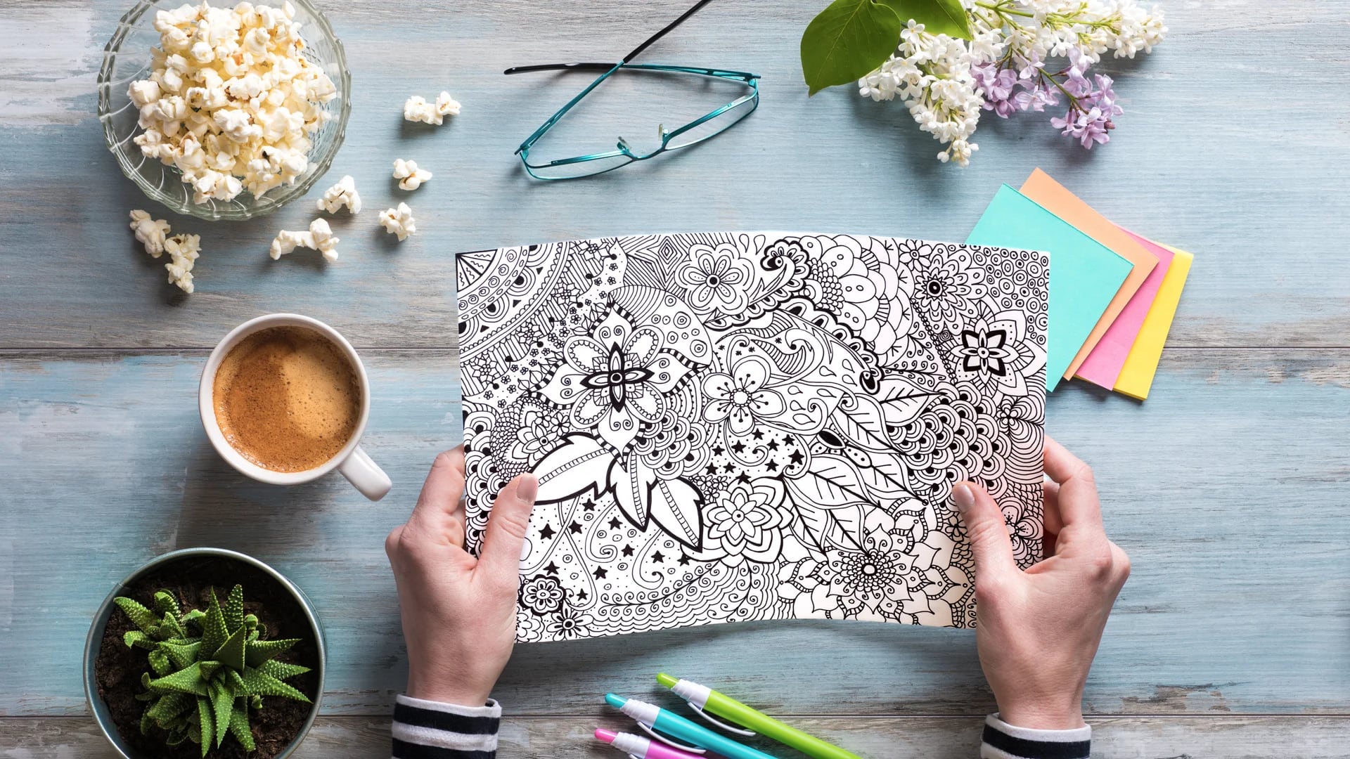 Dibujar, pintar, tejer, coser y todo tipo de manualidades son excelentes contra la ansiedad (iStock)